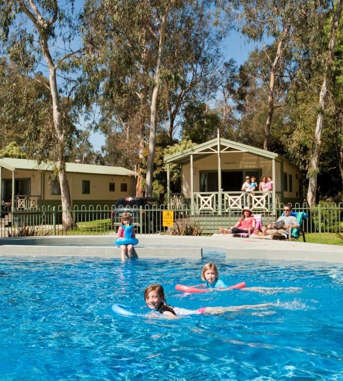 Готель Crystal Brook Tourist Park Doncaster East Екстер'єр фото